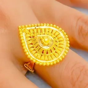 Attractive Paisley 22k Gold Semi-Statement Ring