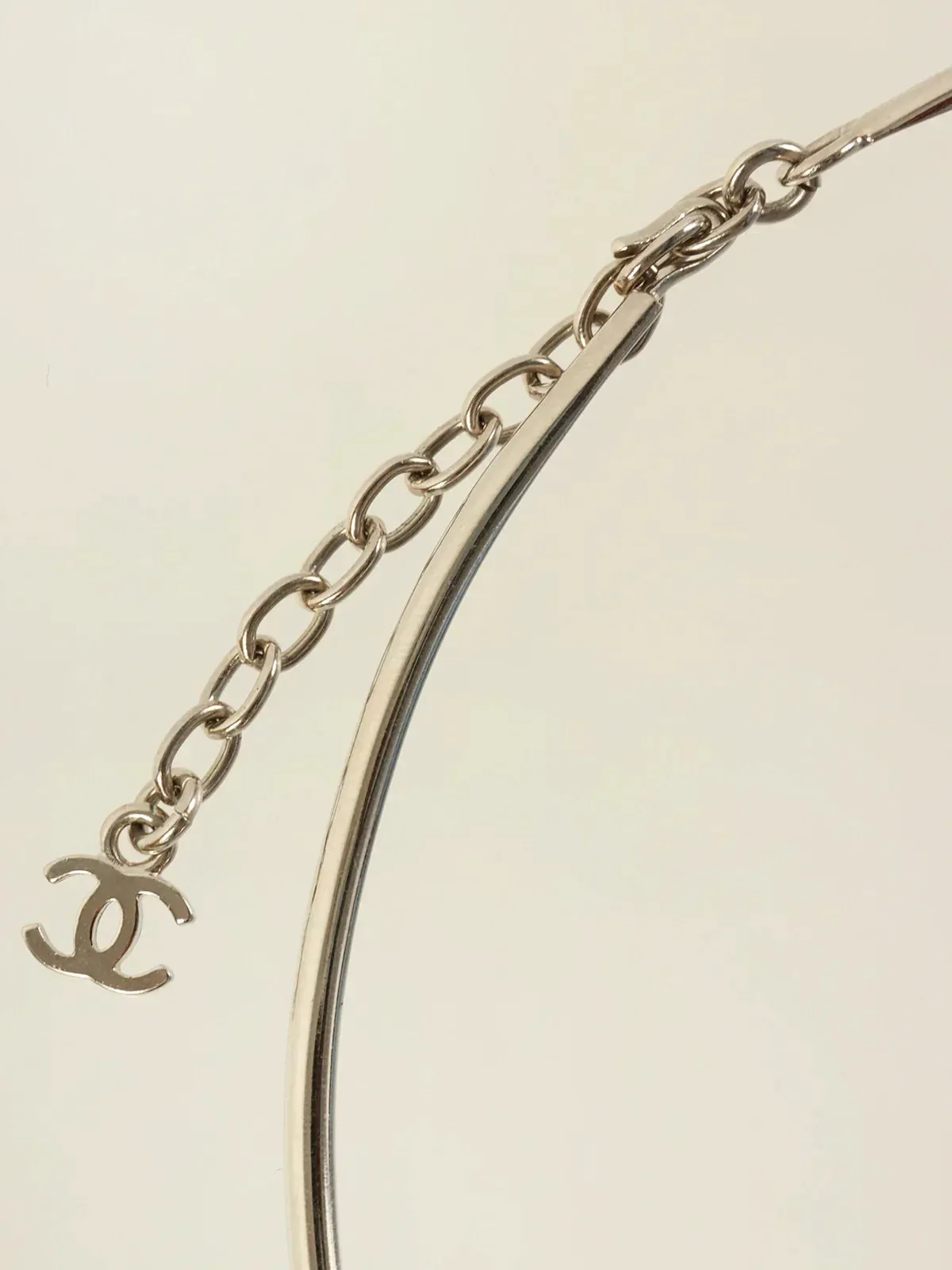 CHANEL 1998 Made Camellia Choker Silver/Black