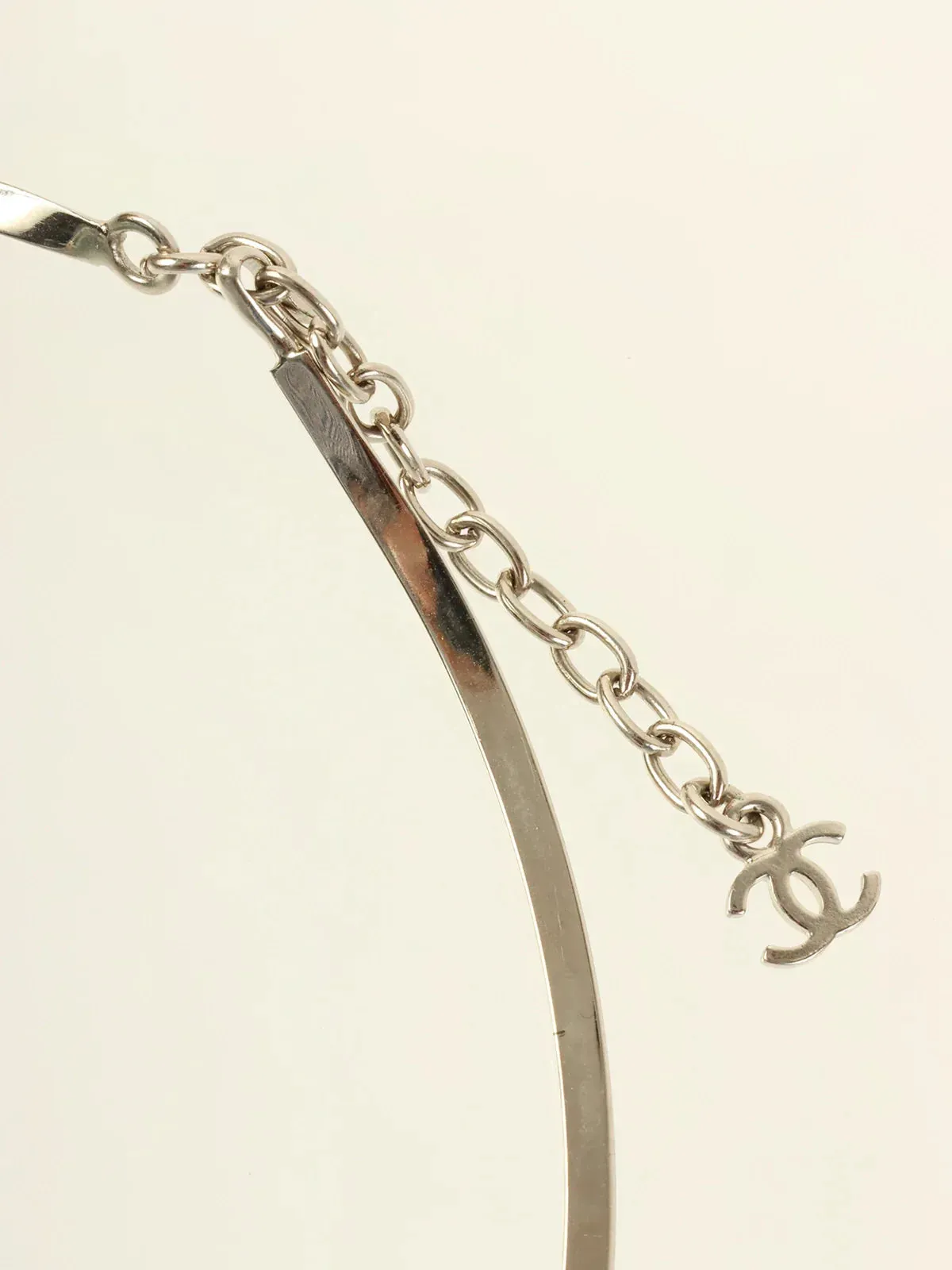 CHANEL 1998 Made Camellia Choker Silver/Black
