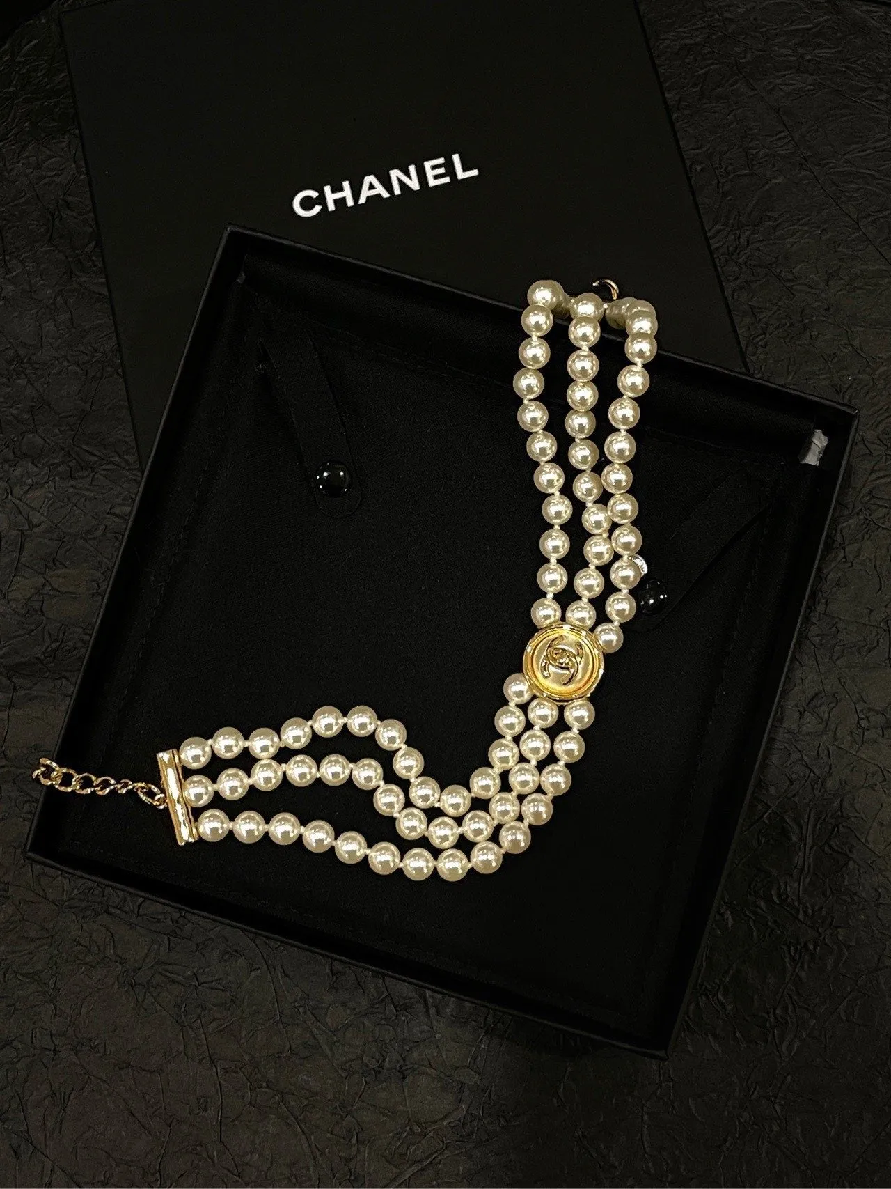 Chanel Multicolor Pearl Circle CC Logo Choker Necklace 2024