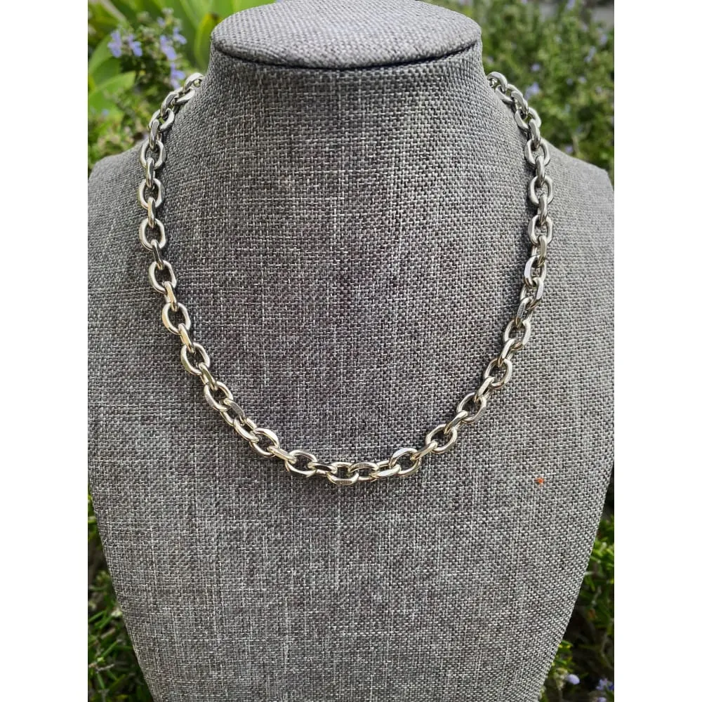 LOURDE SILVER CHOKER
