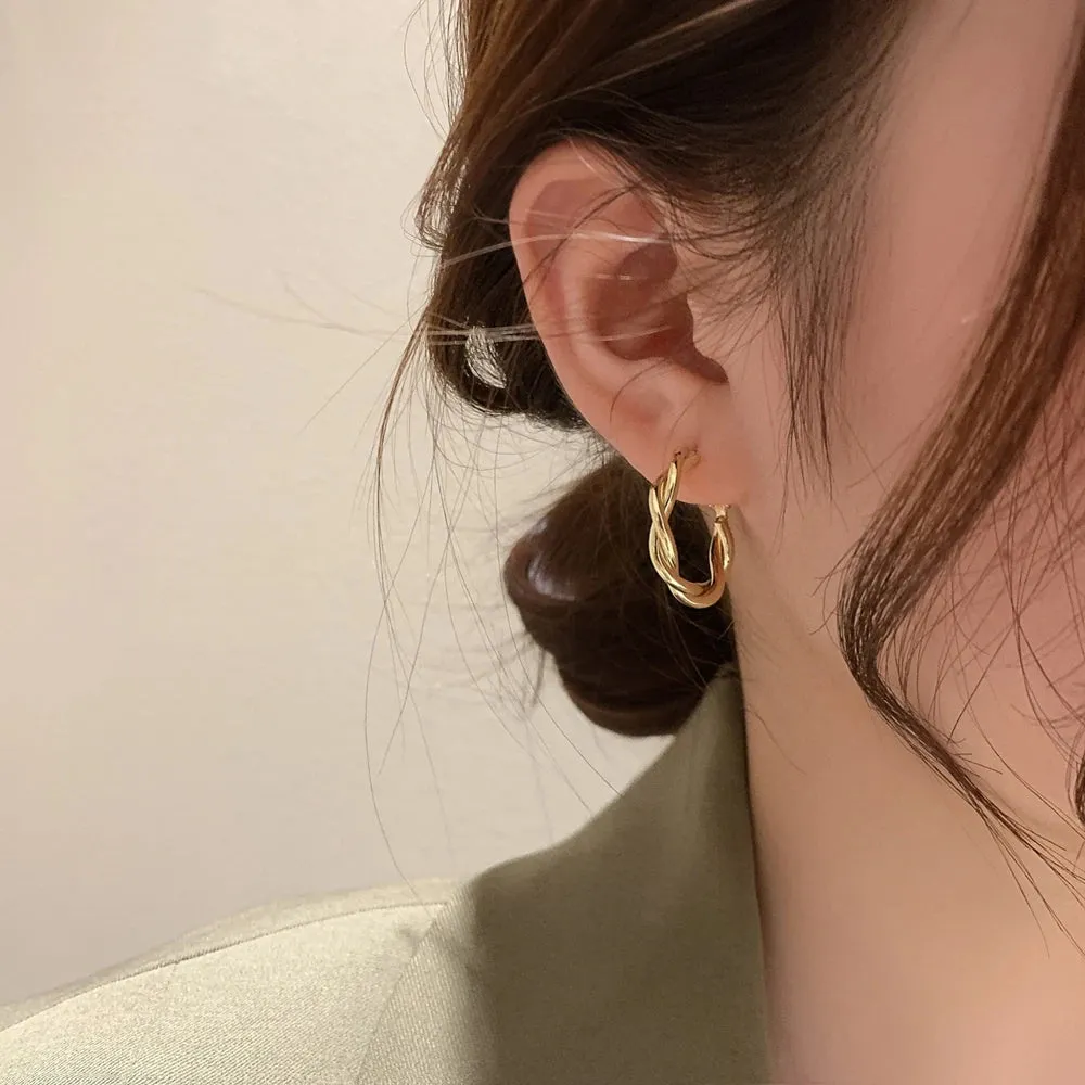 New Circle Twine Twists Hoop Earring for Women Simple Temperament Hyperbole Gold Color Metal Ear Jewelry Gift Aros
